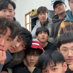 喜欢被多个男人咬奶头正常吗
