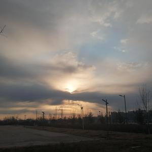 喜欢被多个男人咬奶头正常吗
